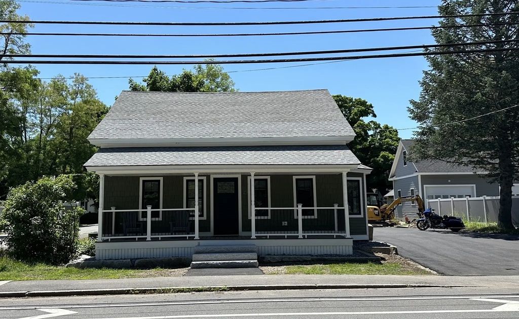 29 Front St #1, Shirley