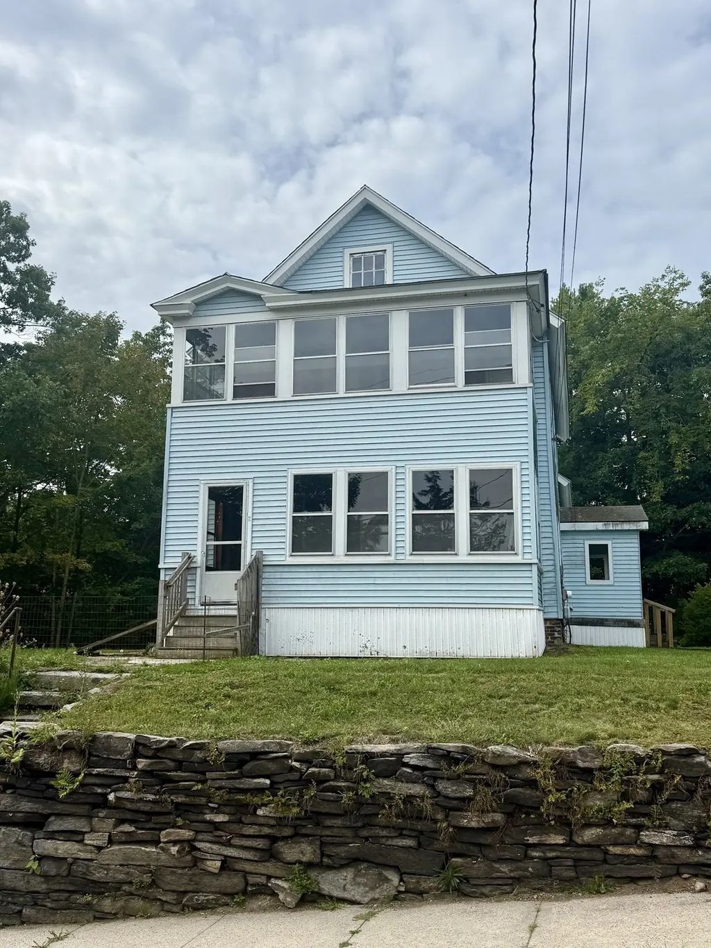 2 Gunn St, Erving