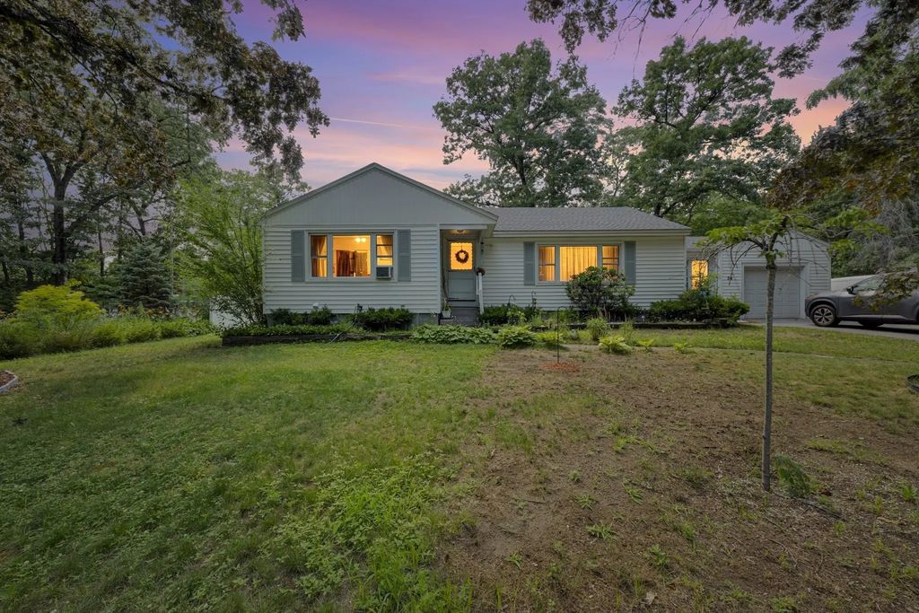 54 Colbert St, Leominster