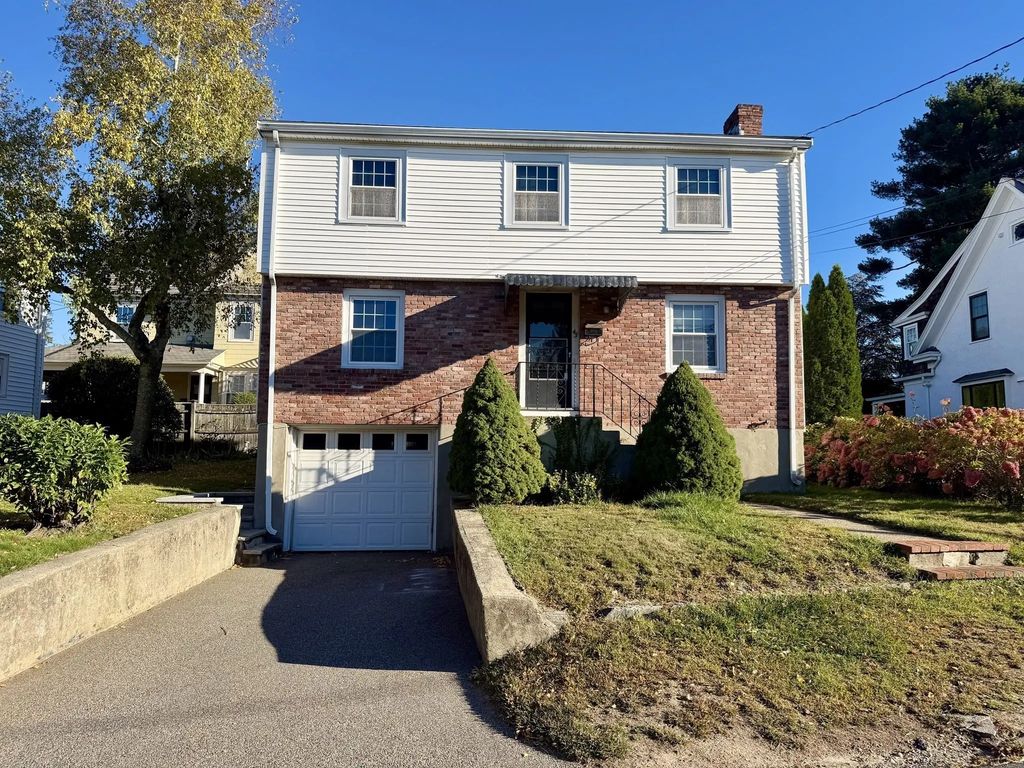 43 Upland Rd, Watertown