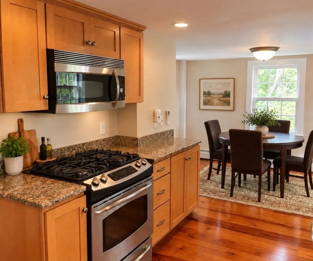 7 Franklin St #3, Marblehead