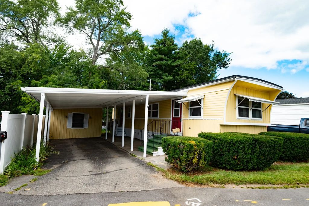 276 Lunenburg St, Fitchburg