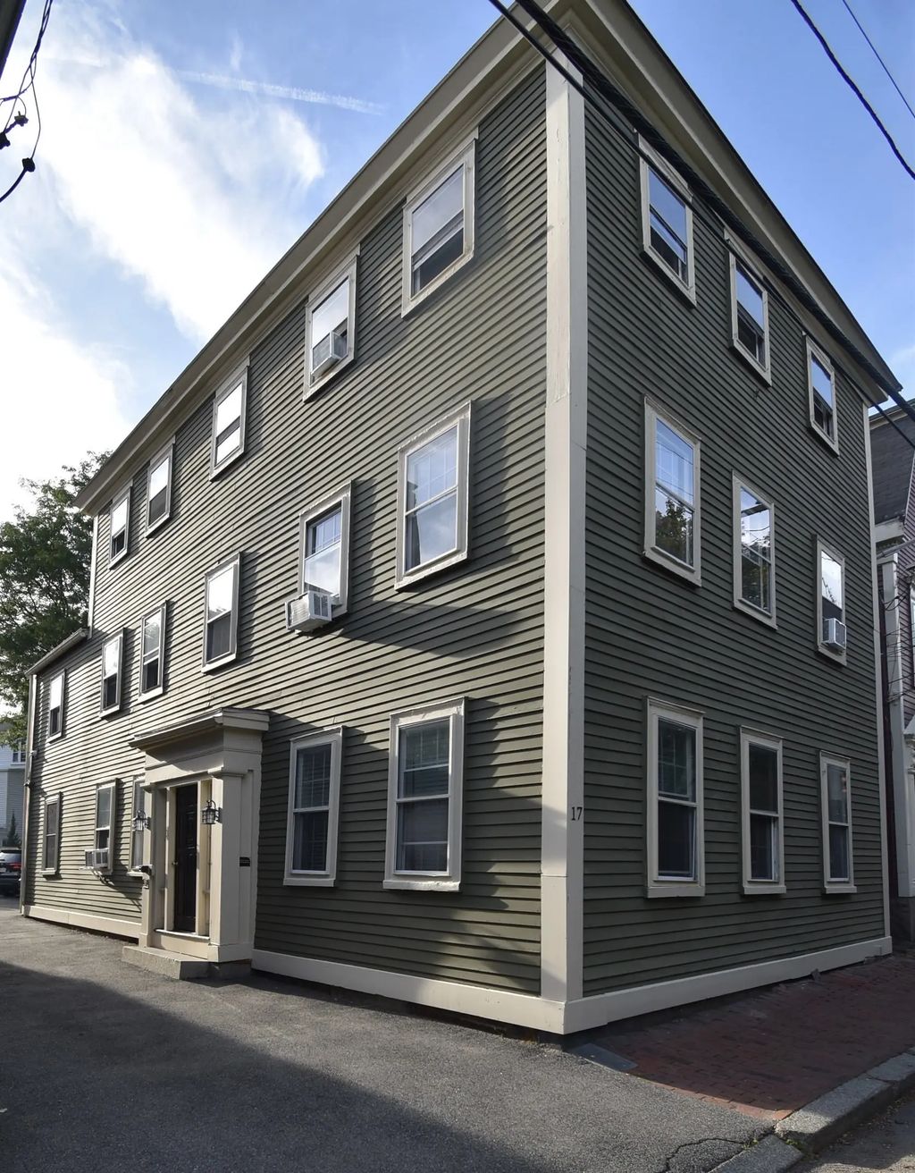 17 Beckford St #4, Salem