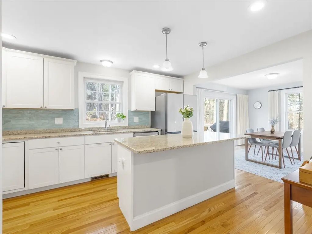 6 Pine Hill Way #b, Harvard