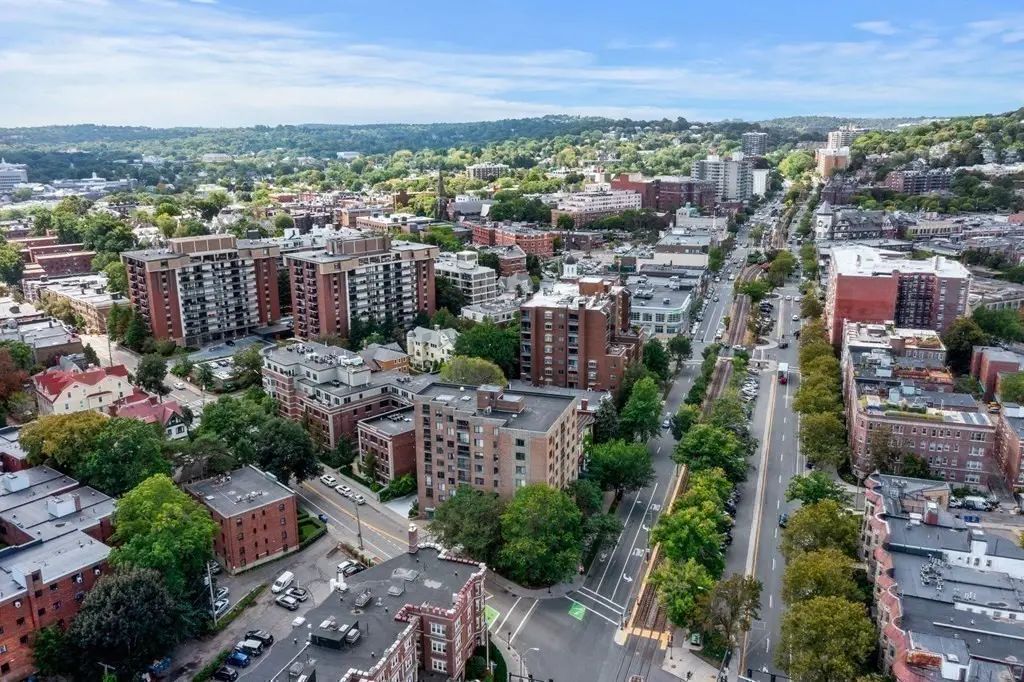 60 Longwood Ave #408, Brookline