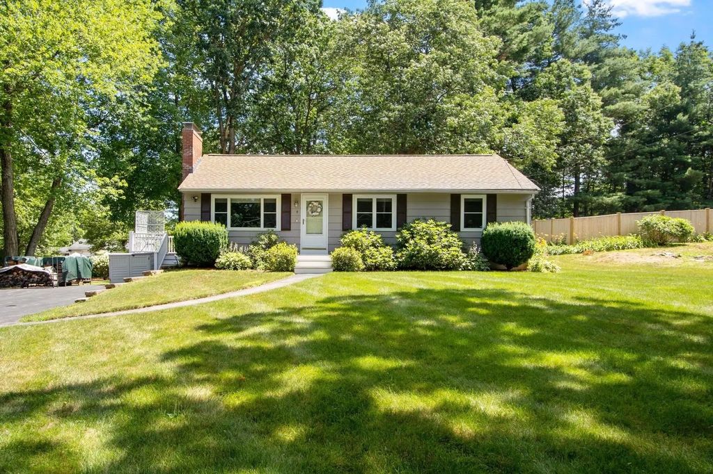 9 Elm Road, Westford