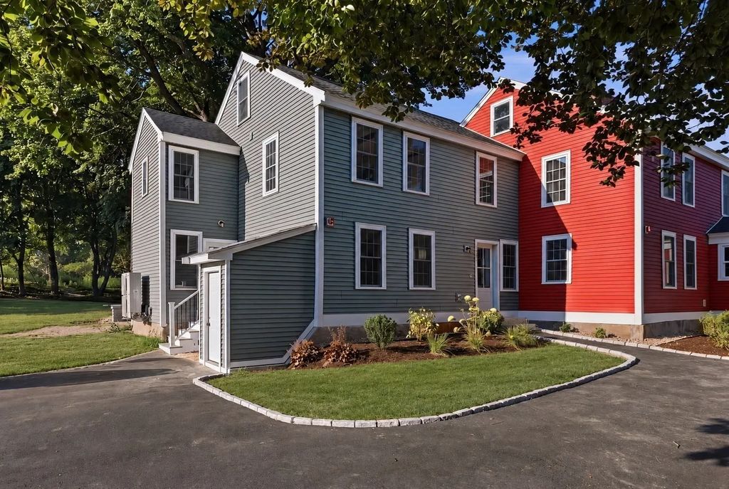 164 Main St #a, Westford