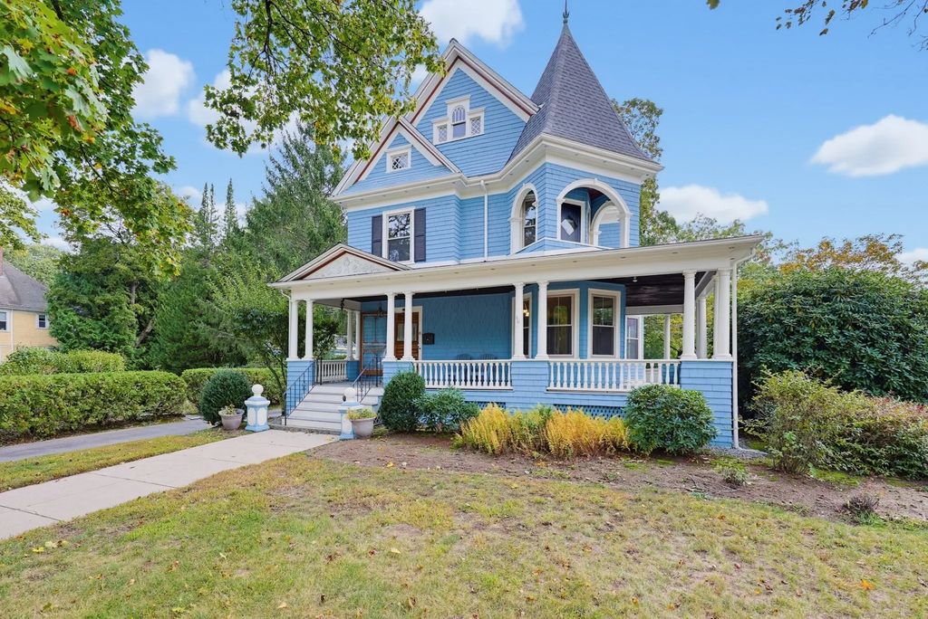 45 Holden St, Attleboro