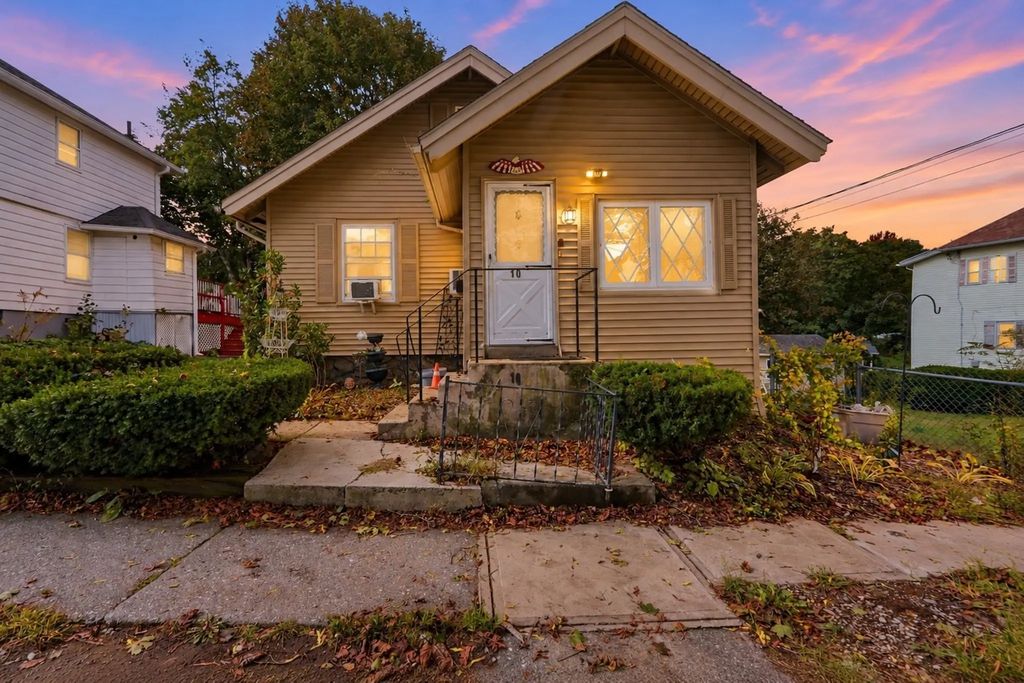 10 Mildred Ave, Worcester