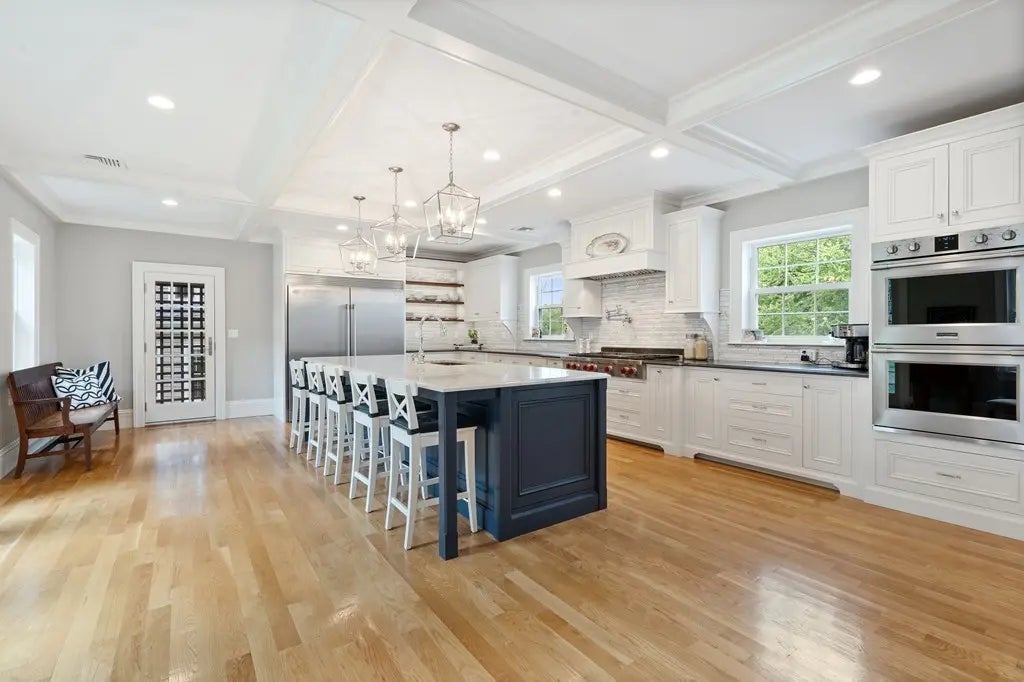 205 Sohier St, Cohasset