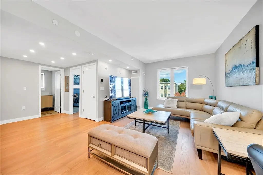 932 Broadway #312, Chelsea