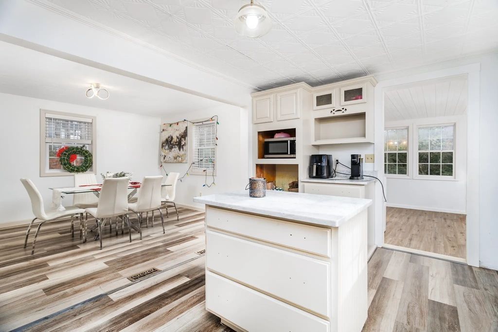 28 Holly Drive, Gardner
