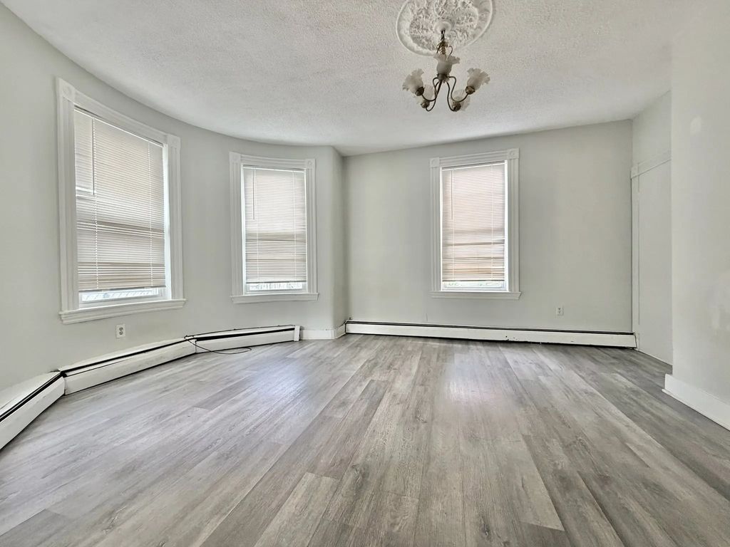 8-10 Oakland St #1, Boston
