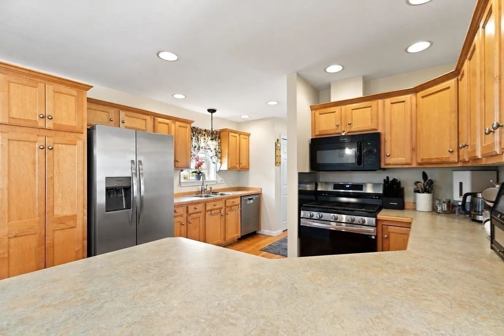 21 Hemlock Dr #21, East Bridgewater
