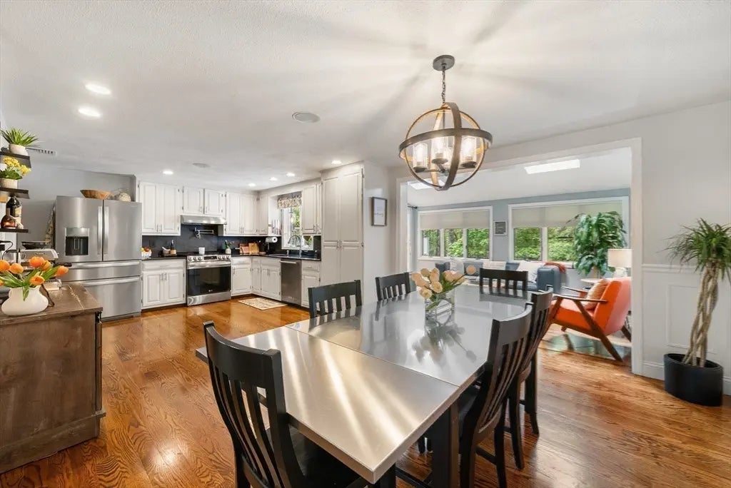 12 Nancy Road, Natick