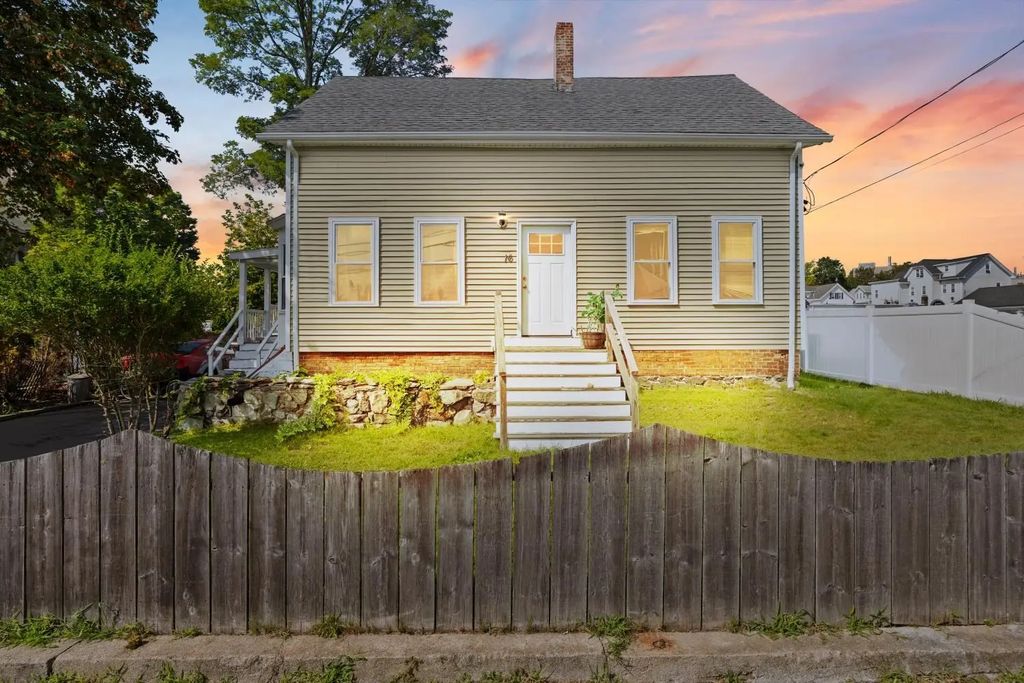16 Presbrey Ave, Taunton