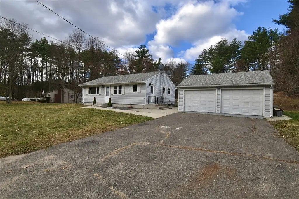 64 Potash Hill, Hampden