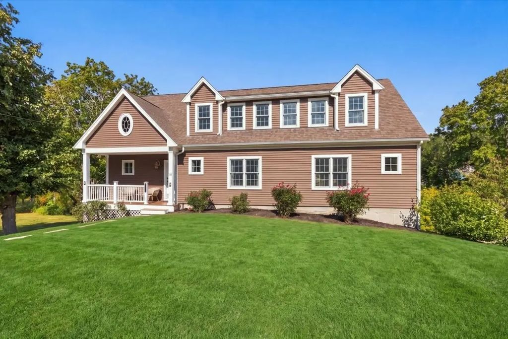 276 East Street, Hingham