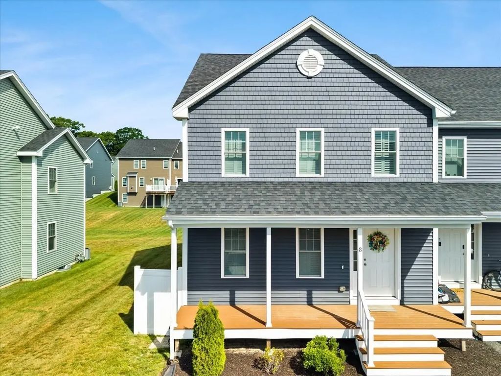 8 Bernards Way #8, Lakeville