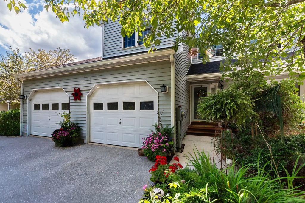 28 Mountain Laurel Lane #28, Fitchburg