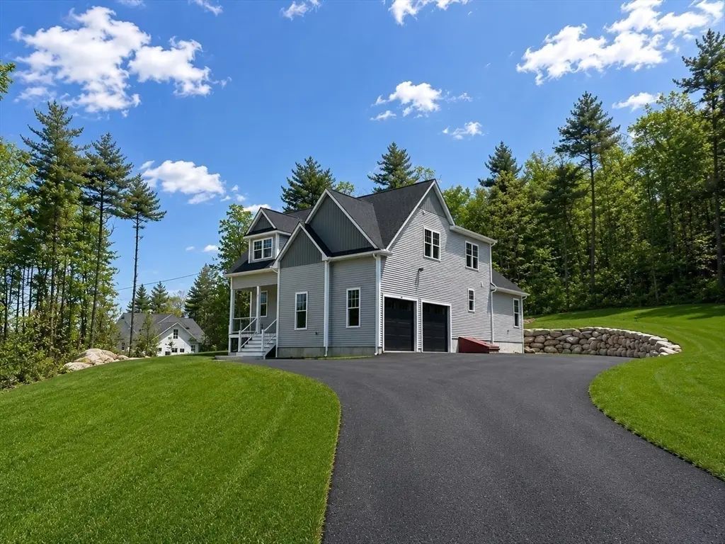 18 Lakeshore Drive, Douglas