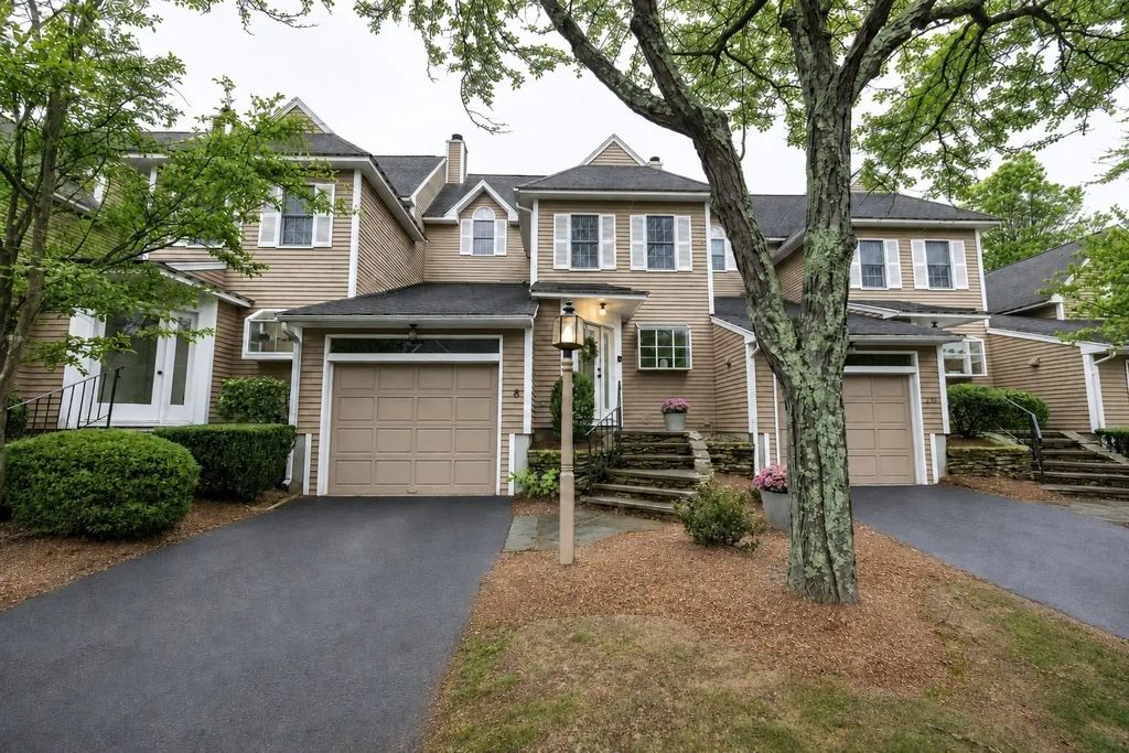 8 Fairway View Ln #8, Norton
