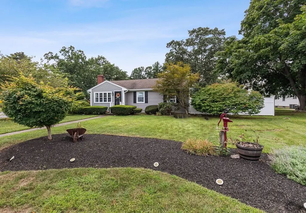 55 St Laurent, Seekonk