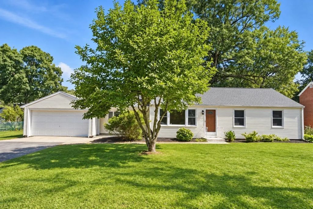 145 Gates Ave, East Longmeadow
