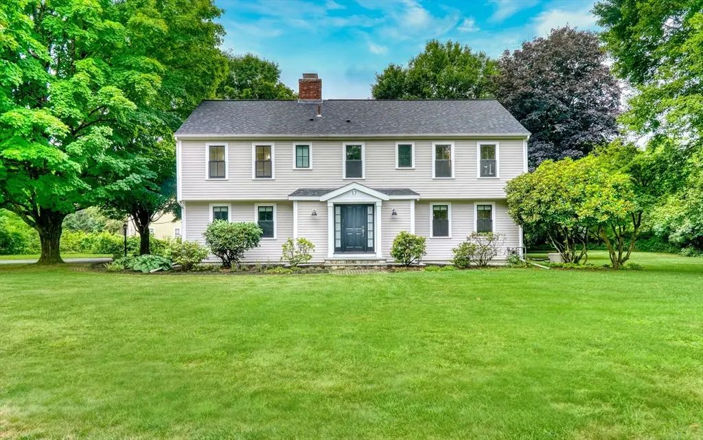 17 Longmeadow Road, Lincoln