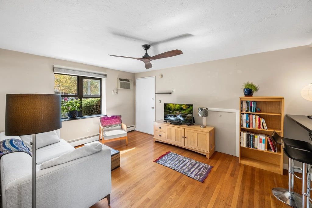 116 Washington St #2, Medford