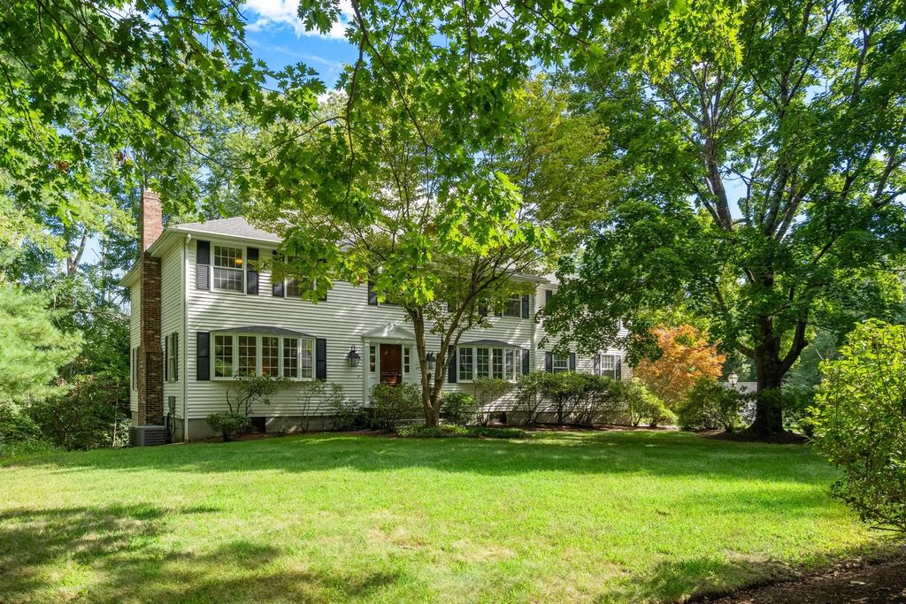 10 Circle Dr, Dover