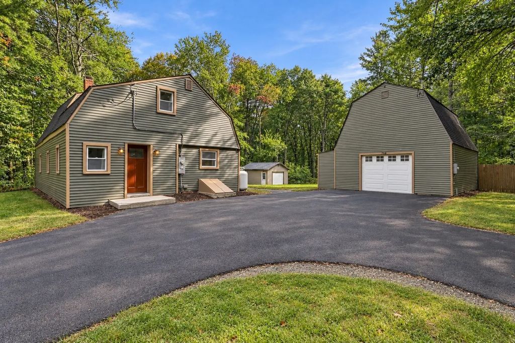 258 Pelham Hill Rd, Shutesbury