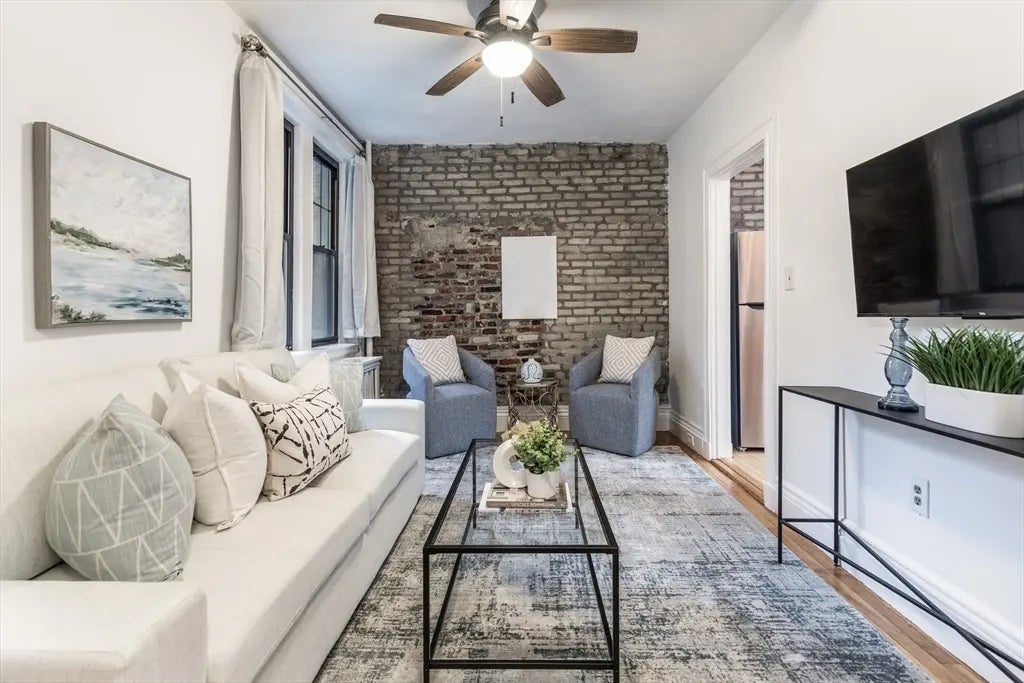 60 Queensberry St #8, Boston