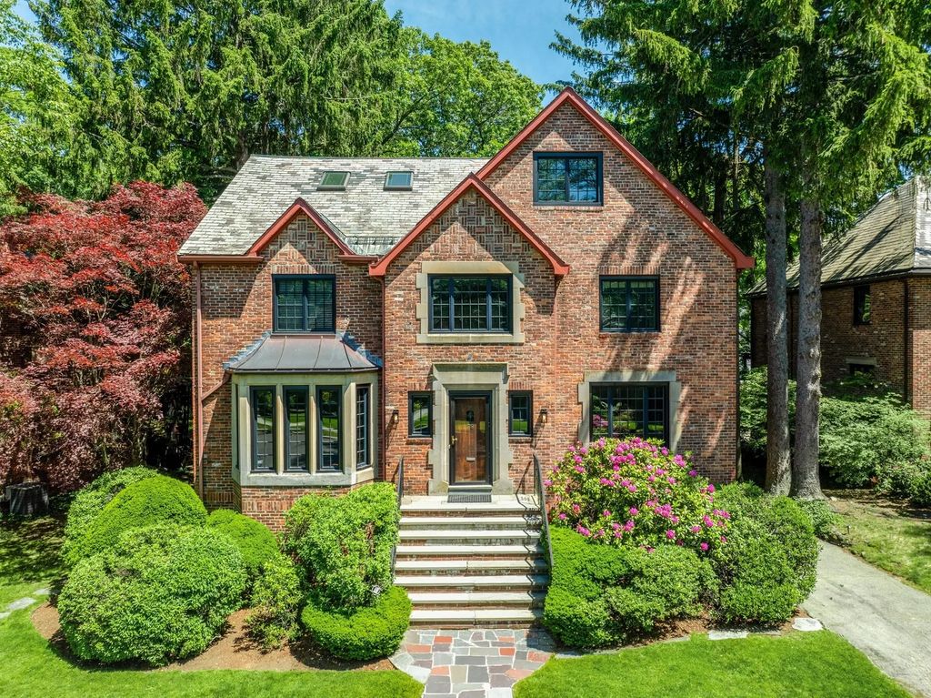 79 Woodchester Dr, Newton