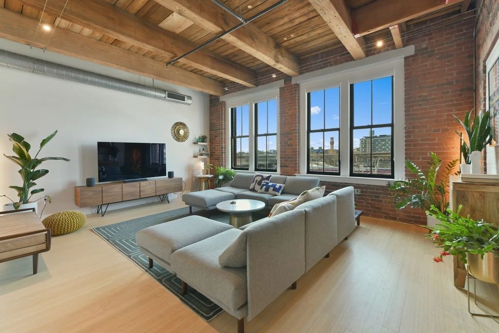 9 W Broadway #410, Boston