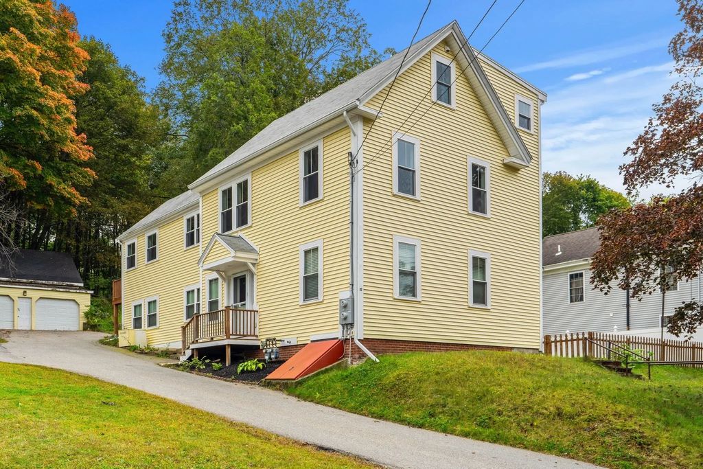 82 Congress Street, Amesbury