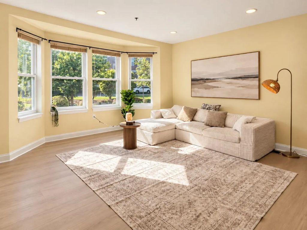 310-324 Rindge Ave #316-6, Cambridge