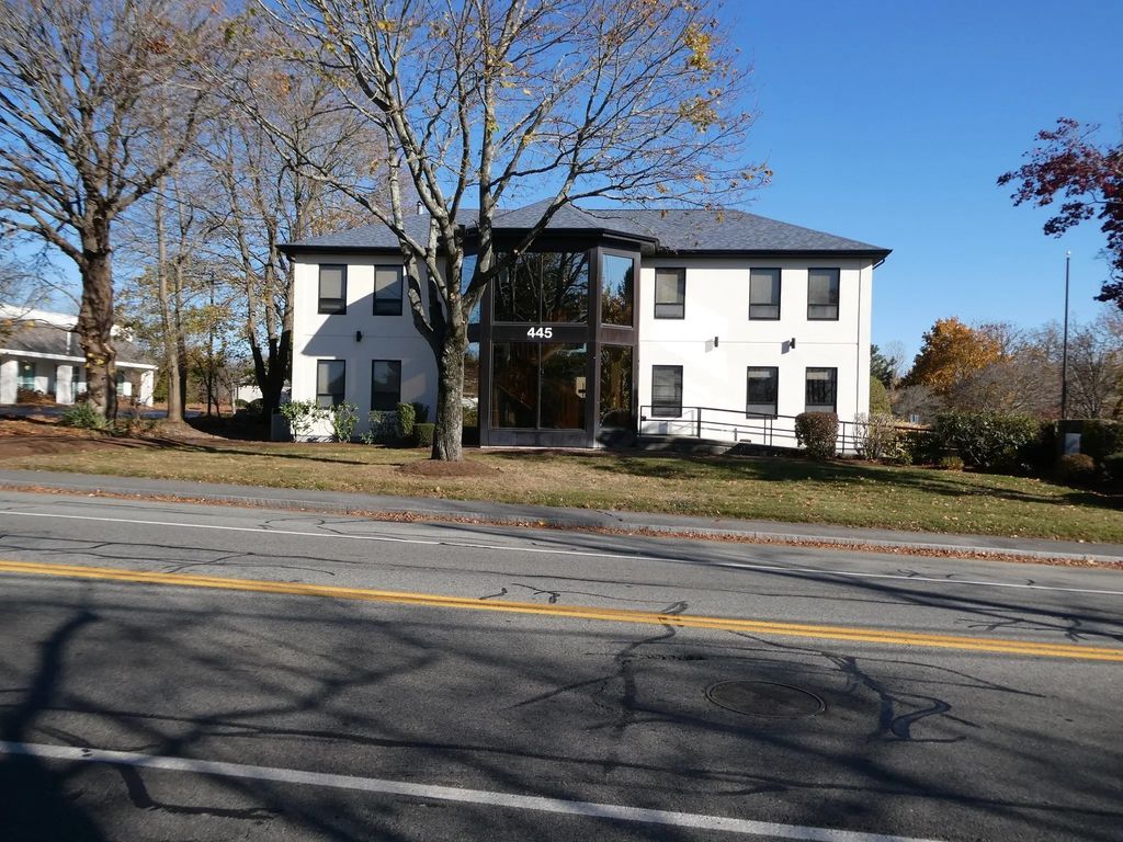 445 Faunce Corner Rd, Dartmouth