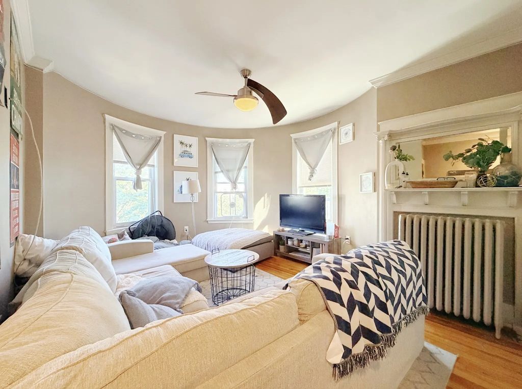 17 Pleasant St #3, Boston