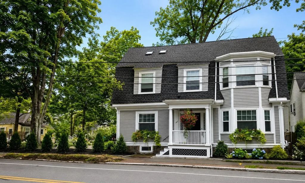 247 Hale St #2, Beverly