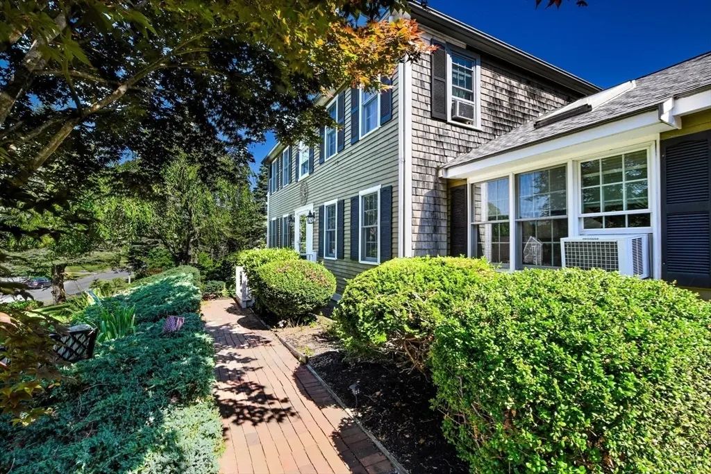 70 Welton Dr, Plymouth