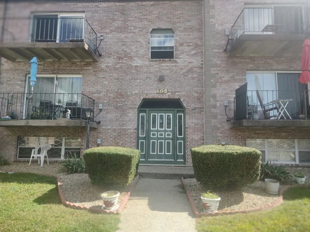 105 Oak Lane #9, Brockton