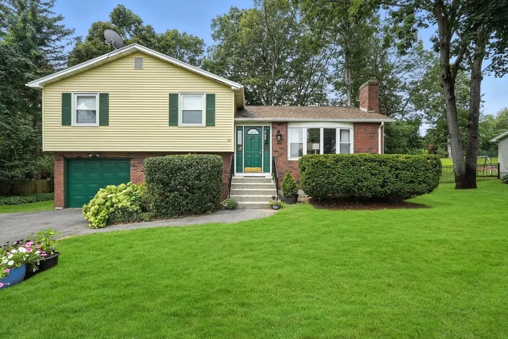 88 Basil Rd, Chicopee