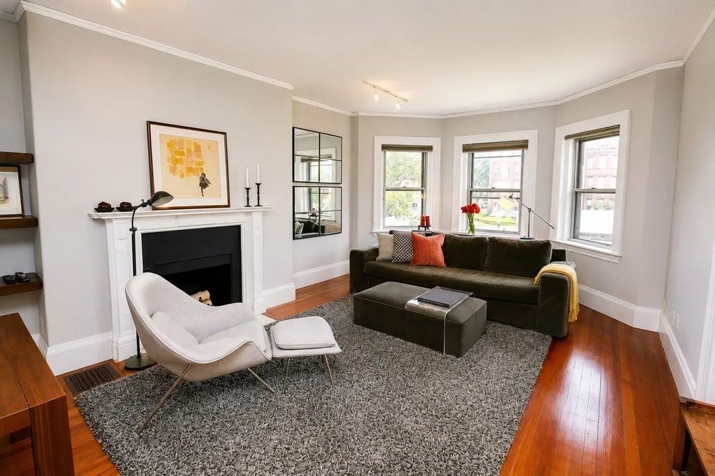 919 Beacon St #2, Boston