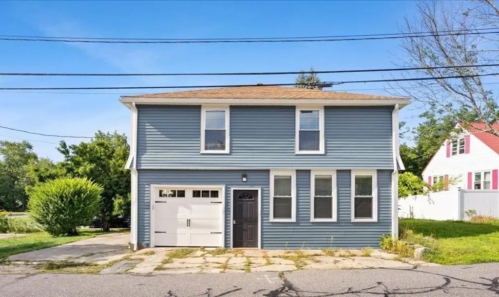 1381 Cohannet St, Taunton