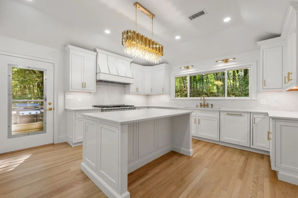 80 Doublet Hill Rd, Weston