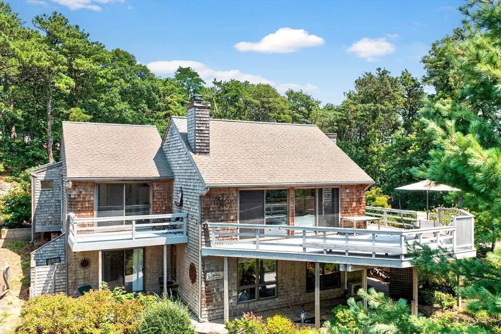70 Chequessett Knolls Dr, Wellfleet