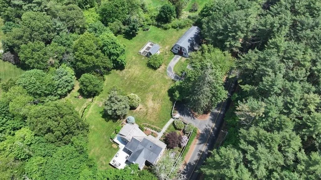 136 South Pleasant, Hingham