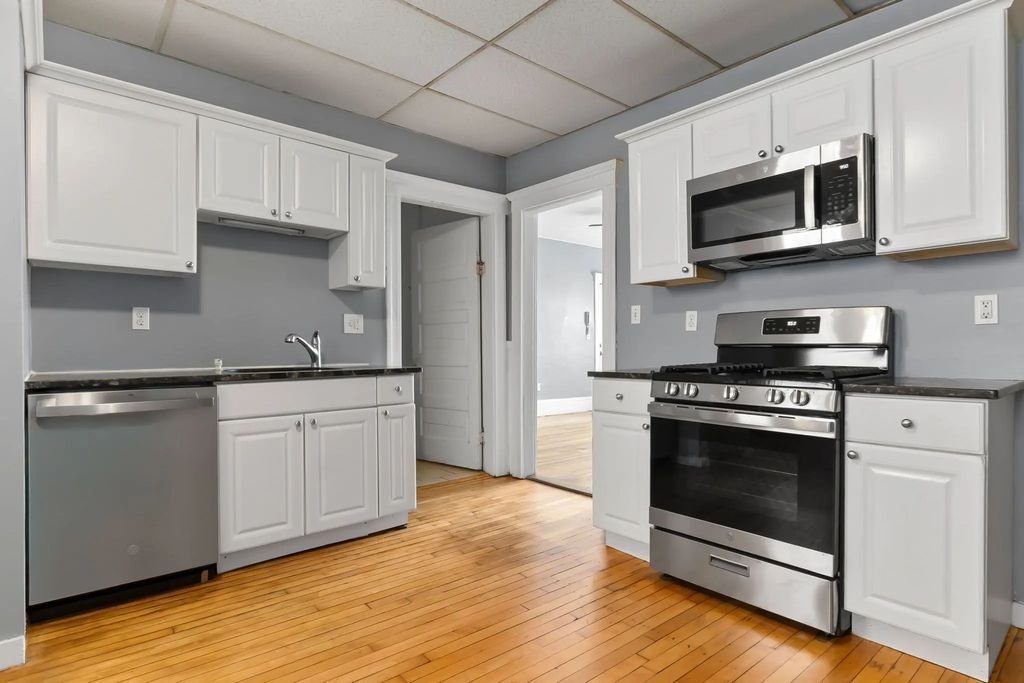 56 Ward St #3b, Salem