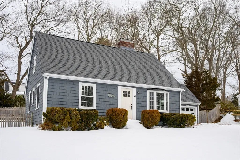 25 Bayberry Ln, Cohasset